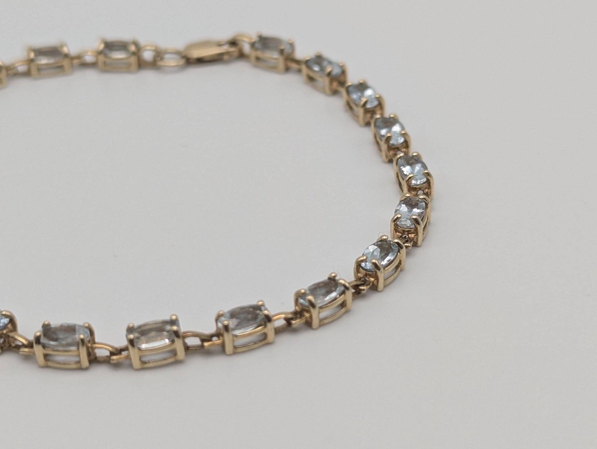 10k Yellow Gold Blue Aquamarine Bracelet. Aquamarine Tennis Bracelet 7.5"
