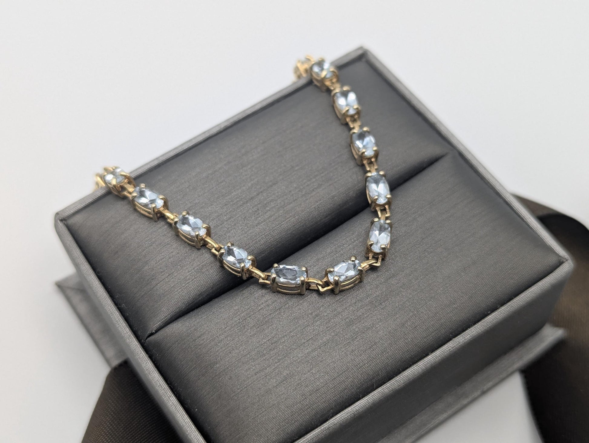 10k Yellow Gold Blue Aquamarine Bracelet. Aquamarine Tennis Bracelet 7.5"