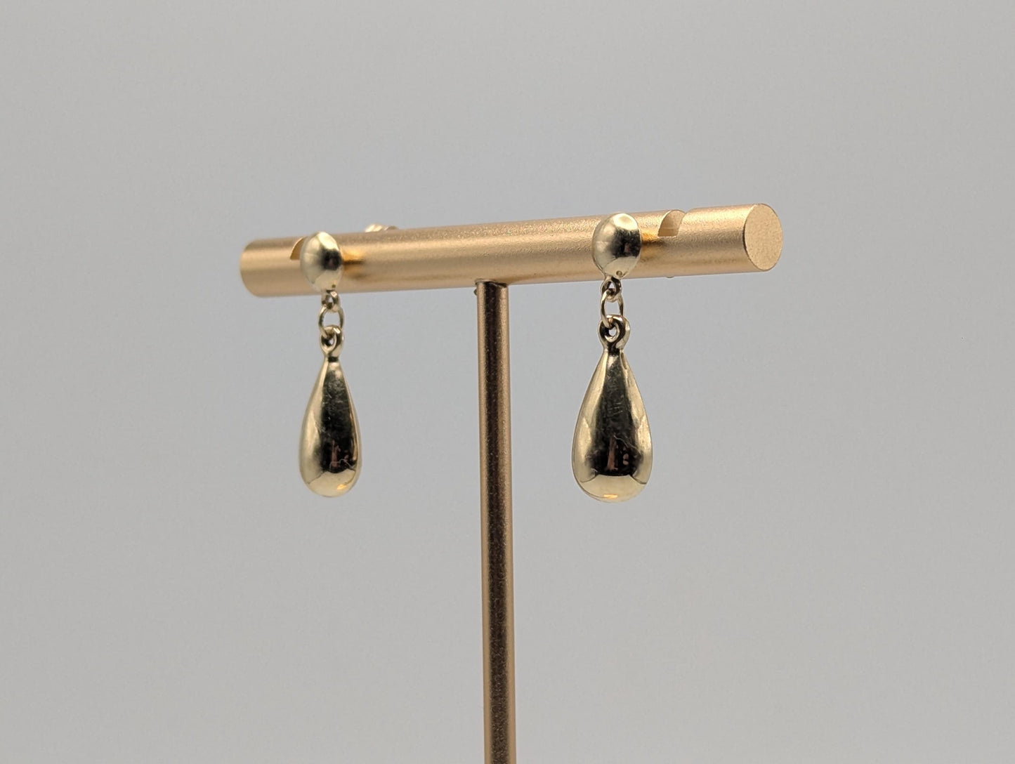 14K Yellow Gold Tear-Drop Earrings. Tear-Drop Dangle Earrings.