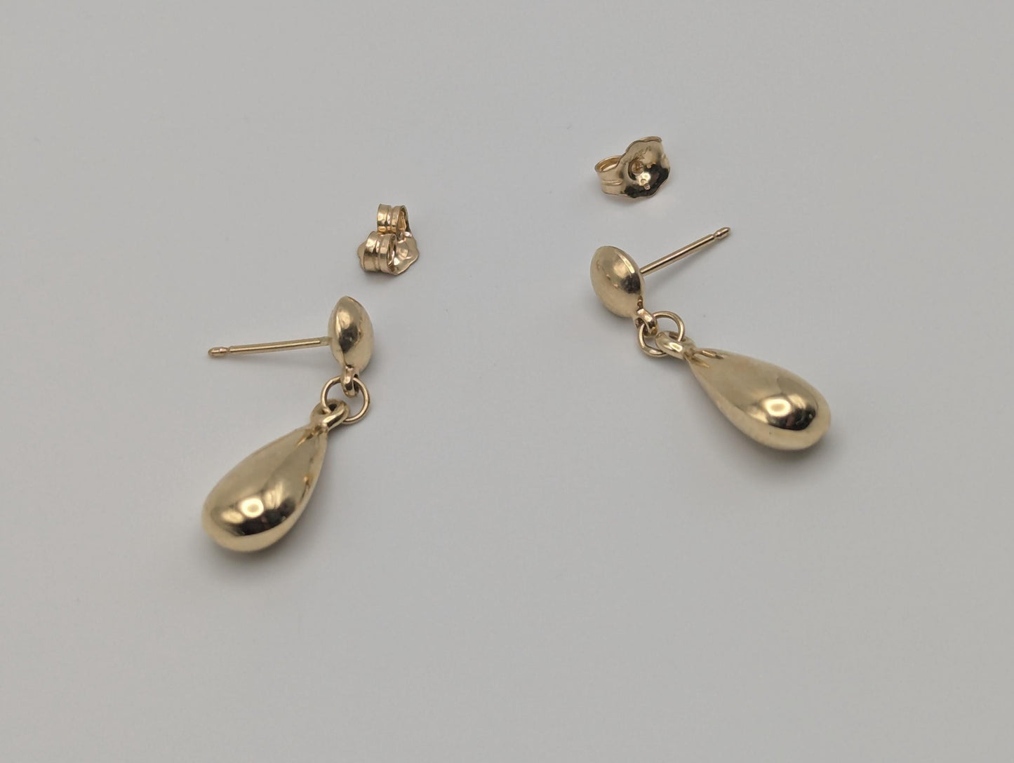 14K Yellow Gold Tear-Drop Earrings. Tear-Drop Dangle Earrings.