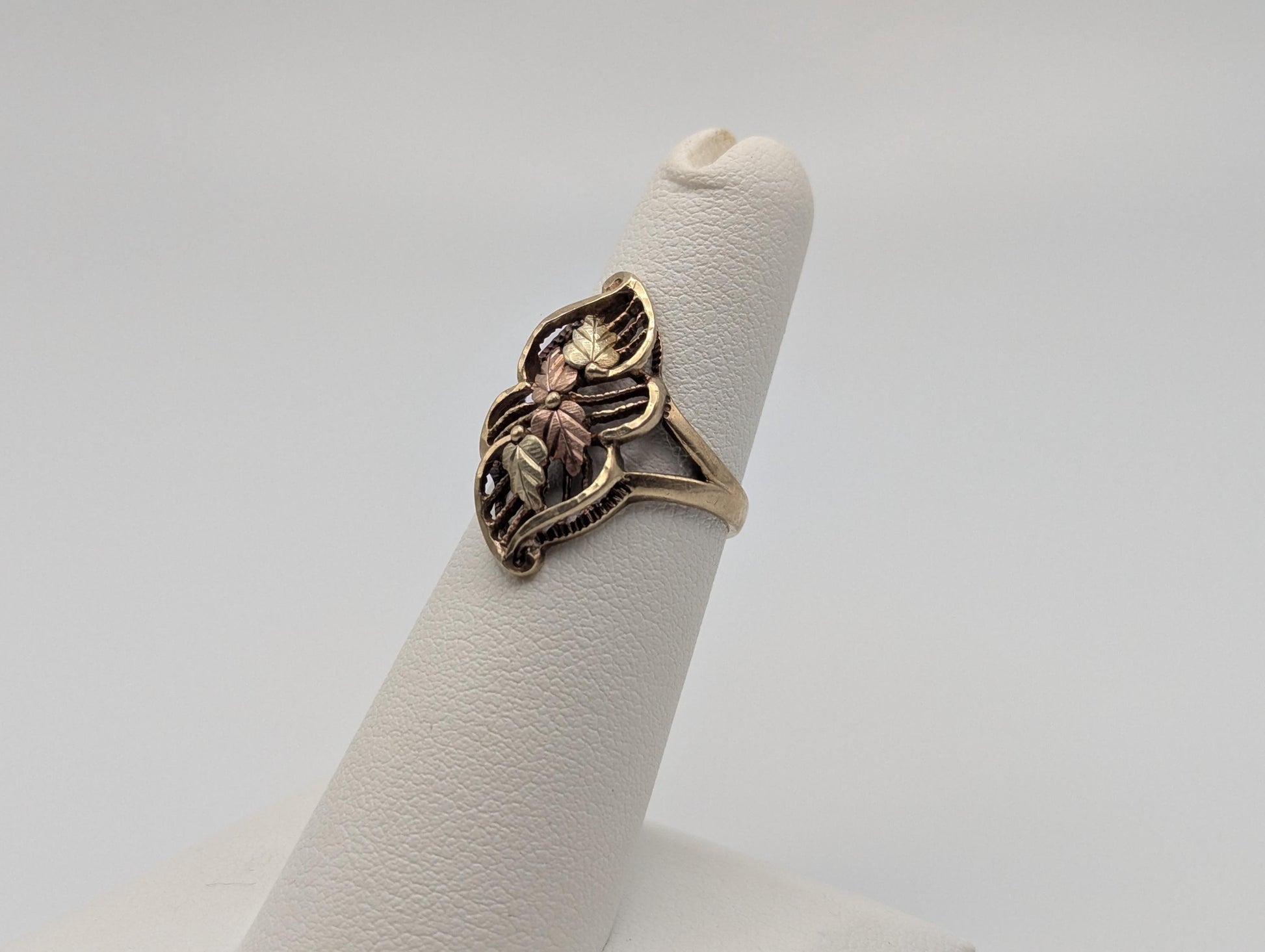 Vintage 10k Black Hills Gold Leaf Multi-Tone Gold Signet Statement Ring
