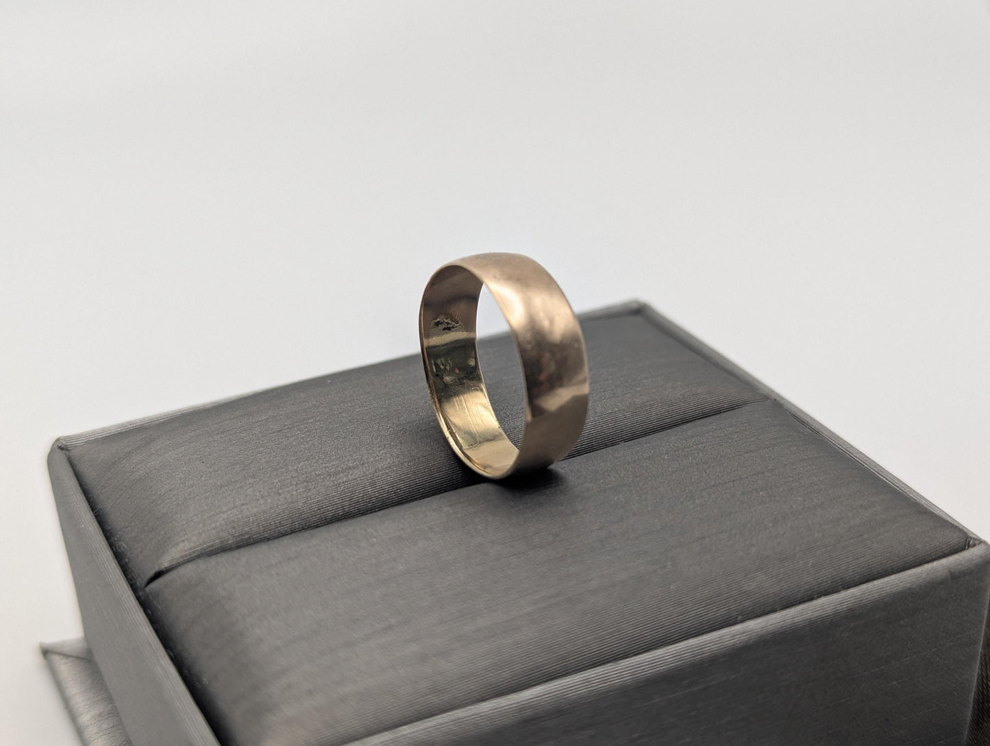 14k Yellow Gold Cigar Band Style Wedding Band. Wedding Ring. Anniversary Band.