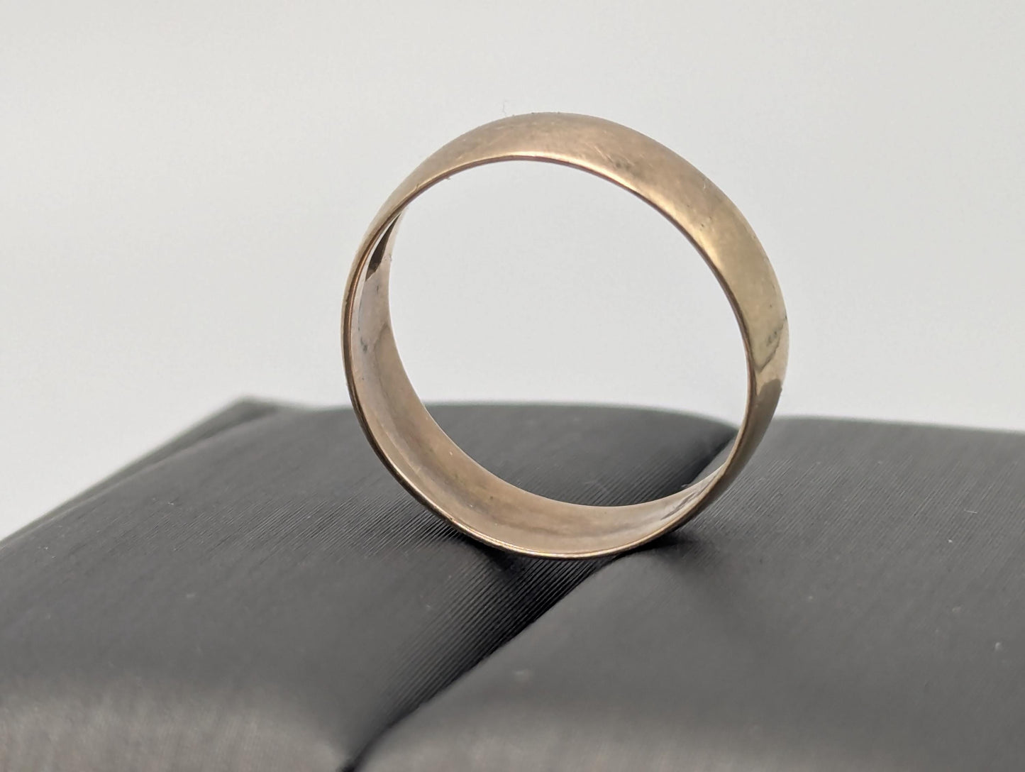 14k Yellow Gold Cigar Band Style Wedding Band. Wedding Ring. Anniversary Band.