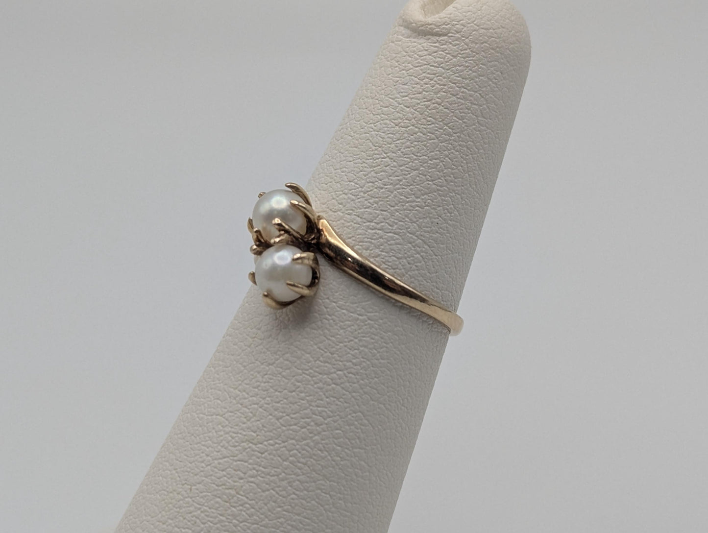 10k Yellow Gold Vintage Pearl Cluster Ring. Promise Double Pearl Ring.