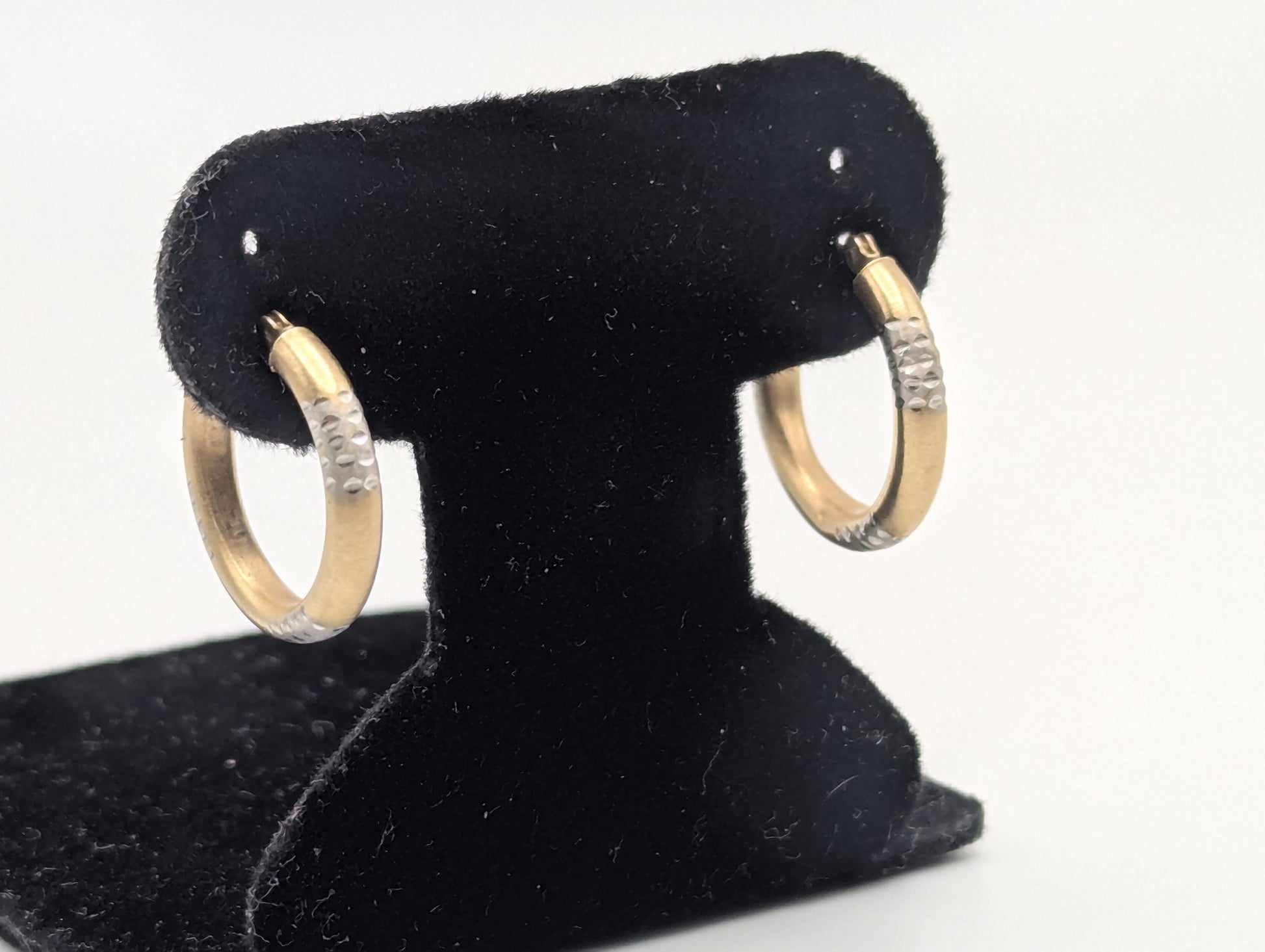 14k Vintage Two-Tone Gold Classic Etched Textured Hoop Earrings Dainty Gold Hoops Hinged