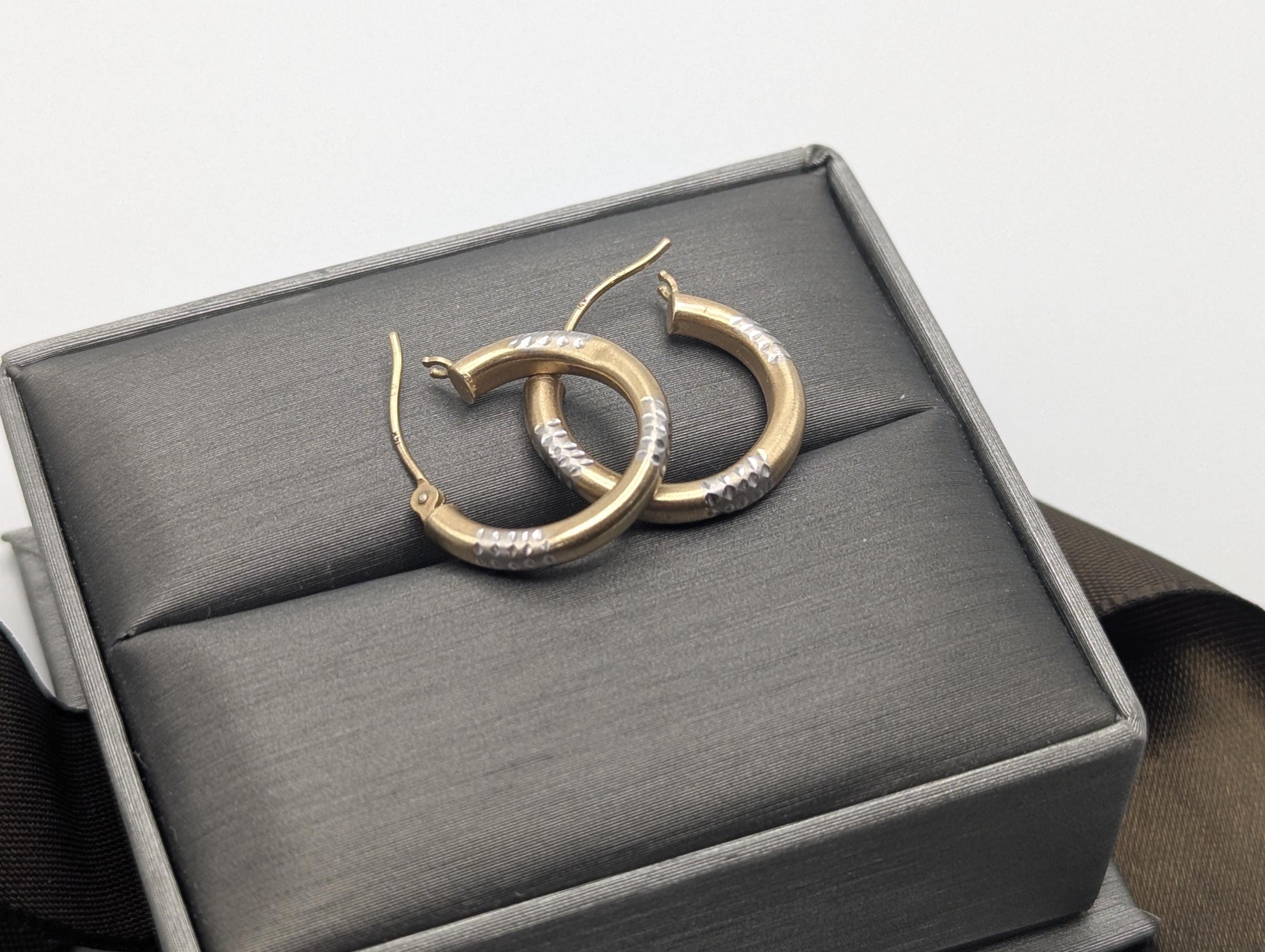 14k Vintage Two-Tone Gold Classic Etched Textured Hoop Earrings Dainty Gold Hoops Hinged