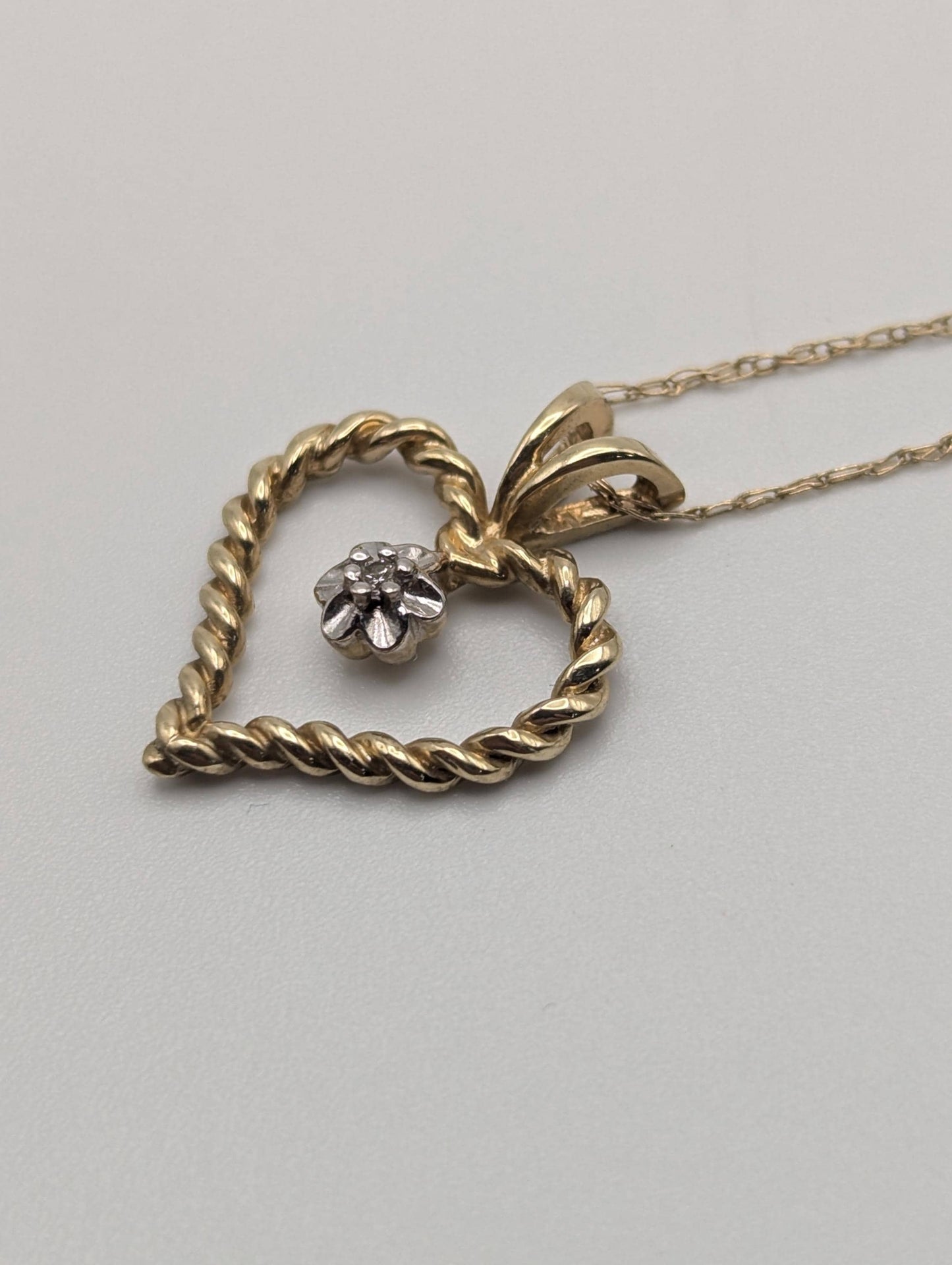10K Gold Diamond Heart Pendant w/Gold Chain Necklace Love Heart