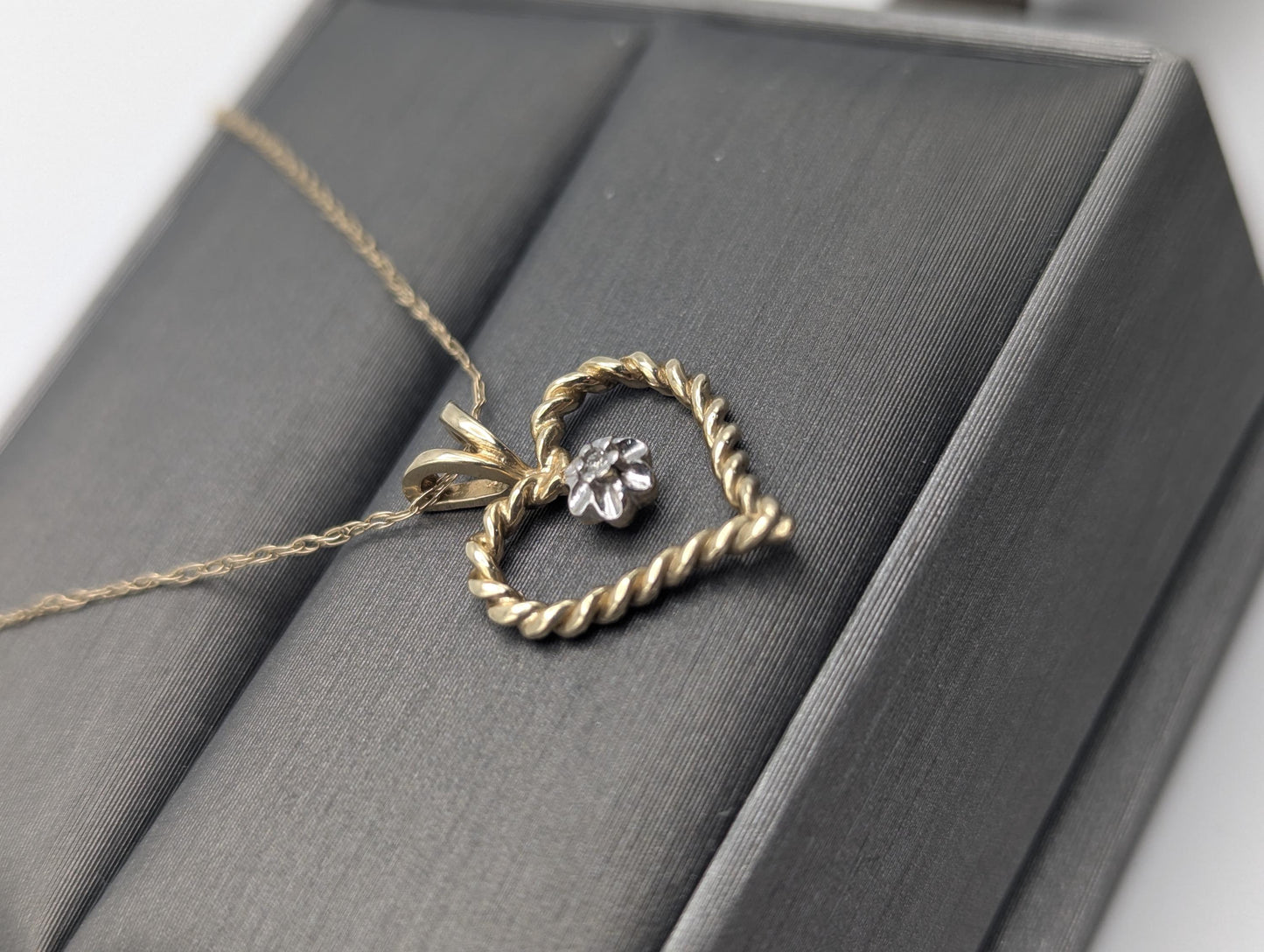 10K Gold Diamond Heart Pendant w/Gold Chain Necklace Love Heart