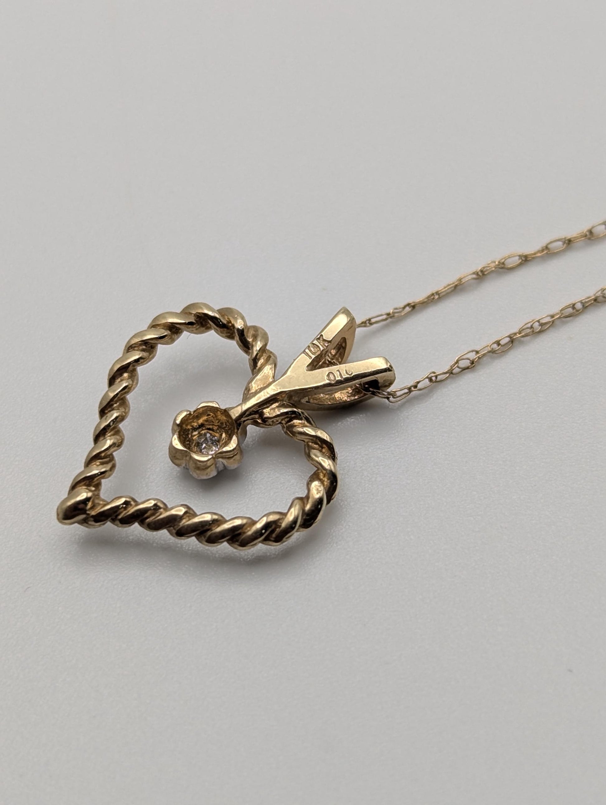 10K Gold Diamond Heart Pendant w/Gold Chain Necklace Love Heart