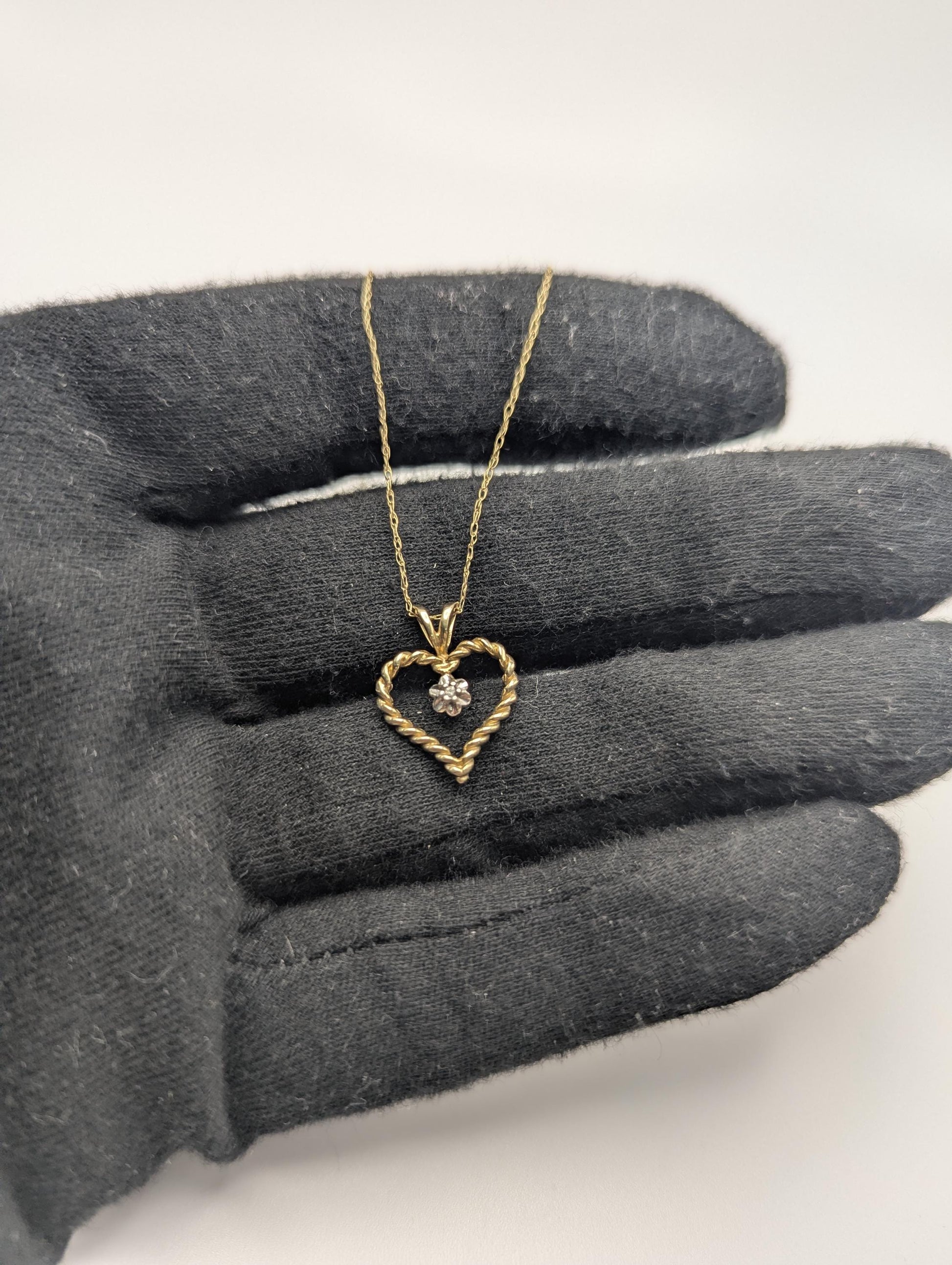 10K Gold Diamond Heart Pendant w/Gold Chain Necklace Love Heart