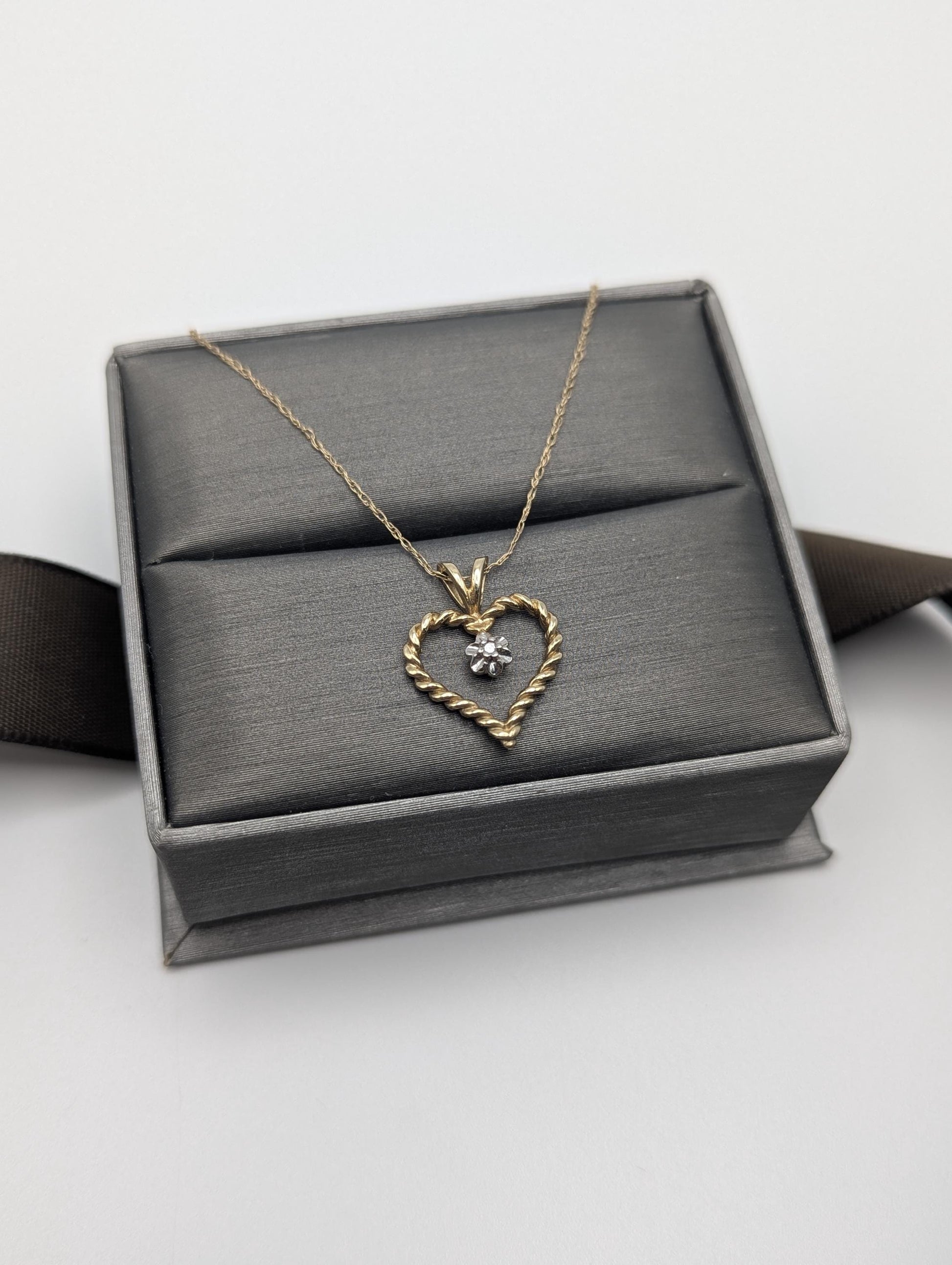 10K Gold Diamond Heart Pendant w/Gold Chain Necklace Love Heart