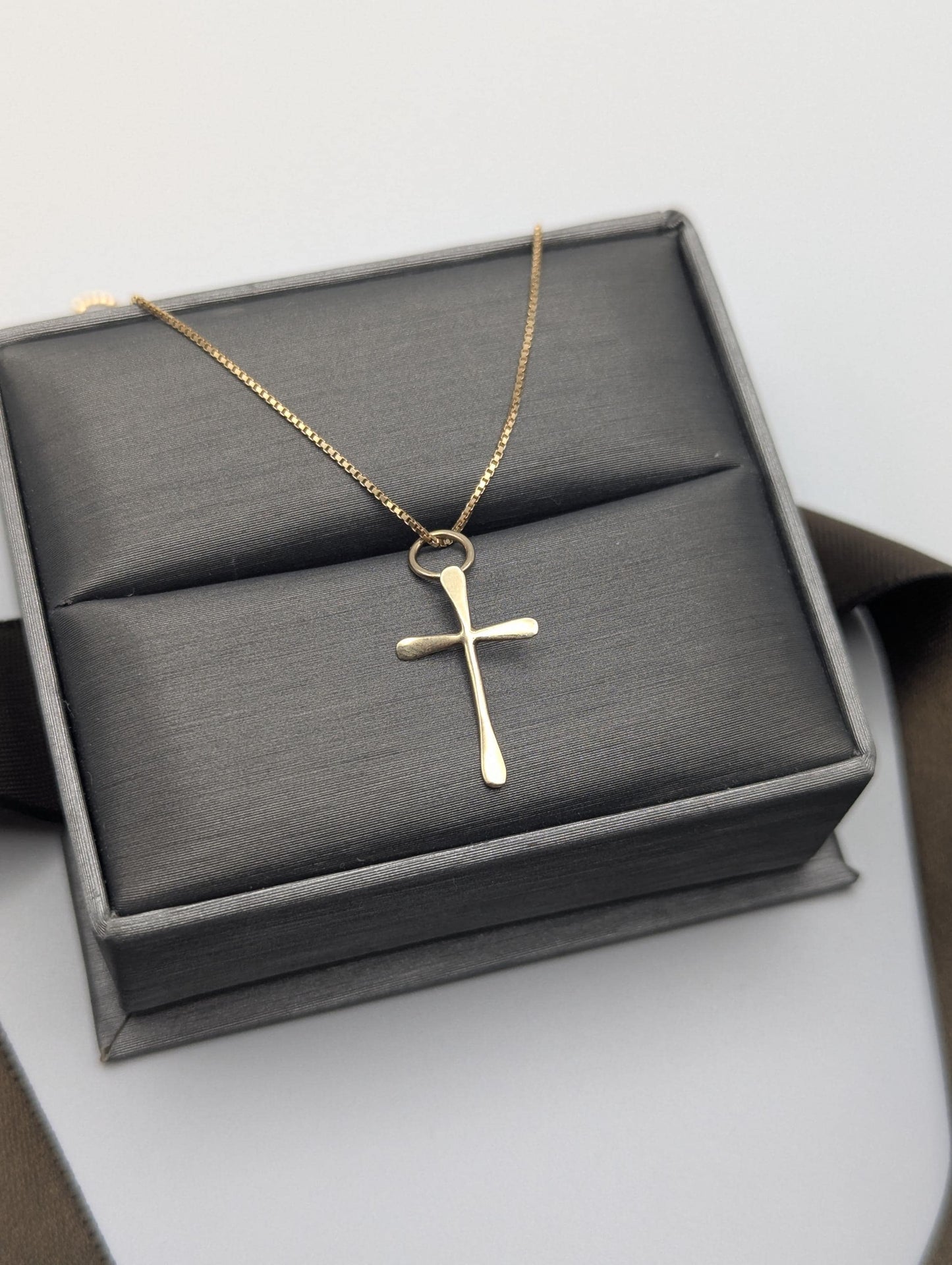 10k Yellow ITALY Gold Cross Pendant Necklace 17 " Crucifix Necklace