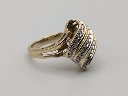 10k Yellow Gold Diamond .25 ctw Shell Style Ring. Cocktail Diamond Ocean Wave Ring.