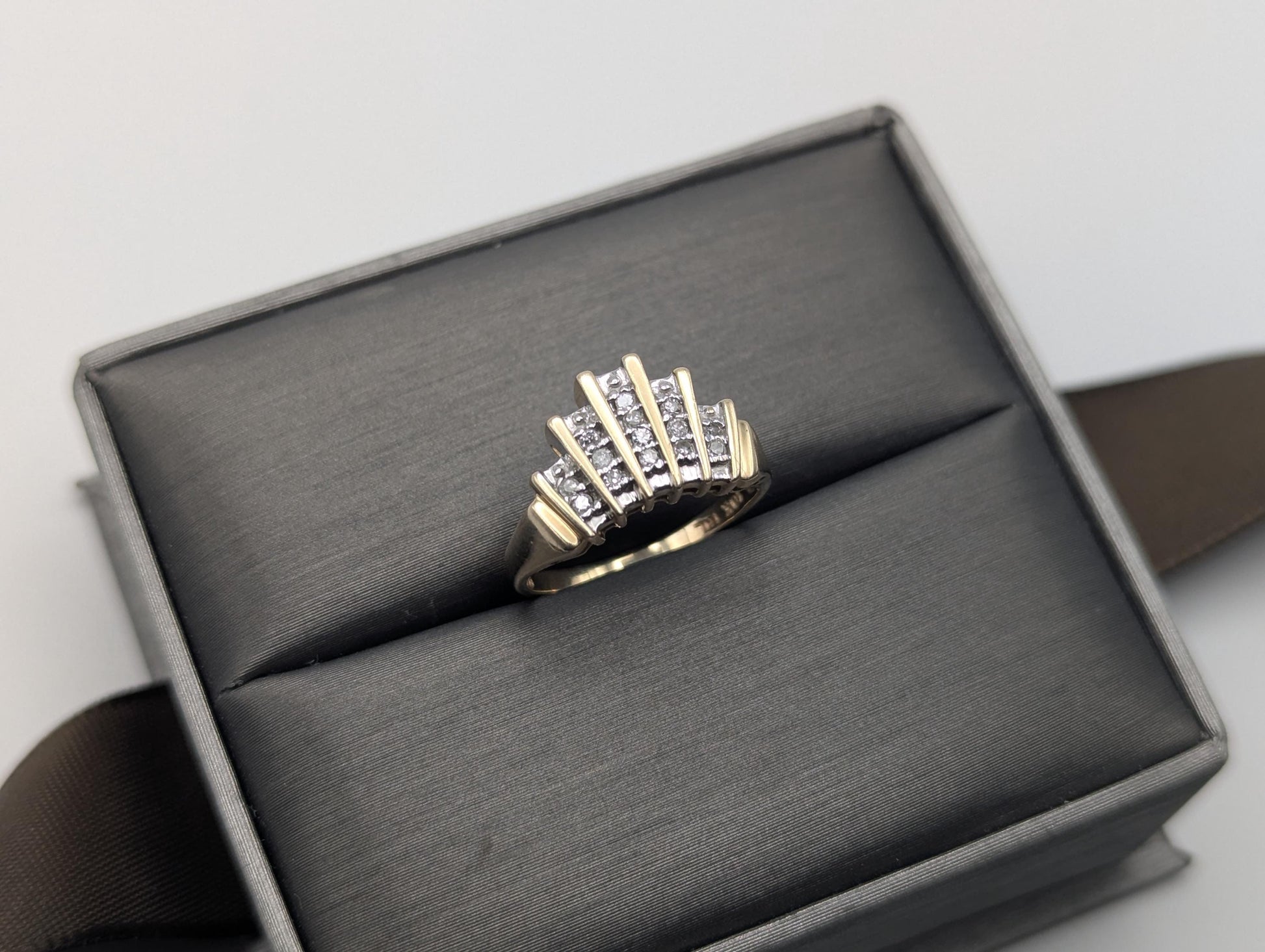 10k Yellow Gold Diamond .25 ctw Crown Style Ring. Cocktail Diamond Ring.