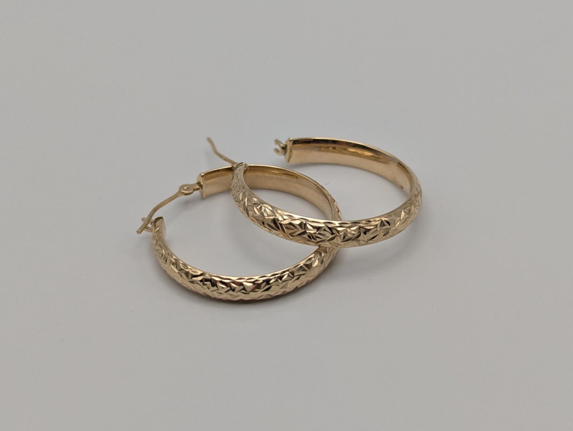 14k Vintage Yellow Gold Classic Etched Textured Hoop Earrings Gold Hoops Hinged