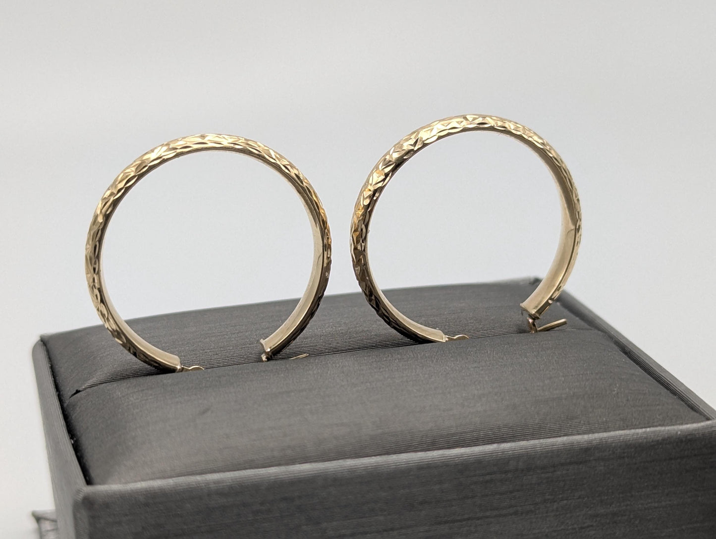 14k Vintage Yellow Gold Classic Etched Textured Hoop Earrings Gold Hoops Hinged