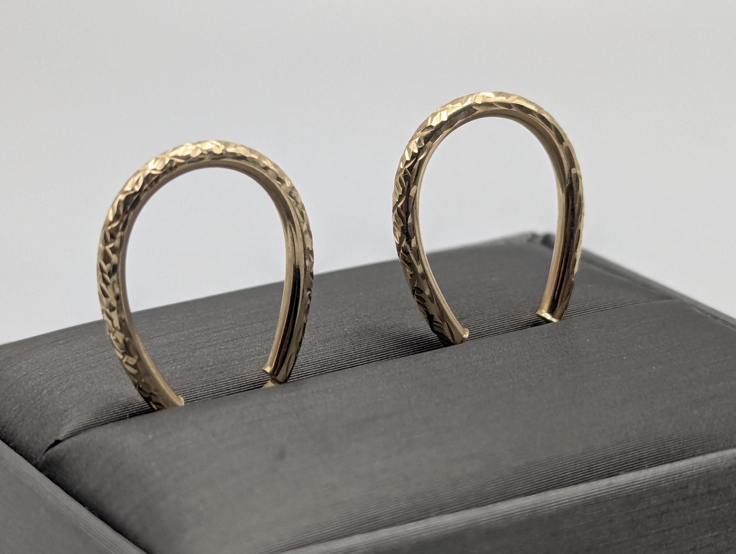 14k Vintage Yellow Gold Classic Etched Textured Hoop Earrings Gold Hoops Hinged
