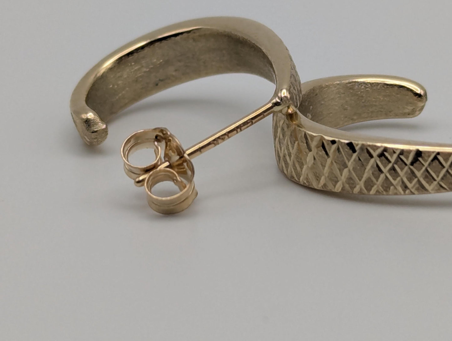 14k Yellow Gold Huggie Style Textured Hoop Earrings Womens Huggie Earrings