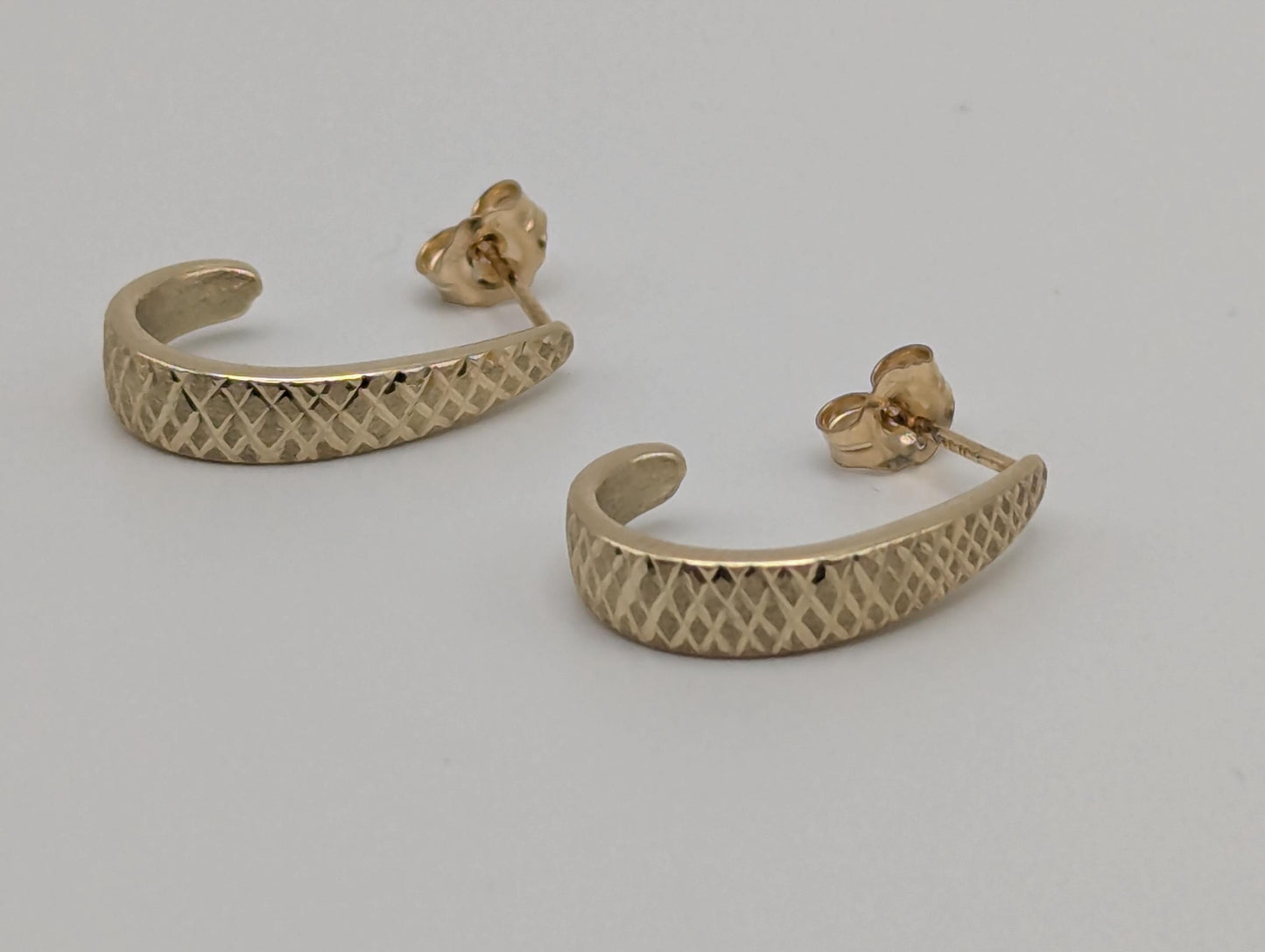 14k Yellow Gold Huggie Style Textured Hoop Earrings Womens Huggie Earrings