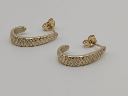 14k Yellow Gold Huggie Style Textured Hoop Earrings Womens Huggie Earrings