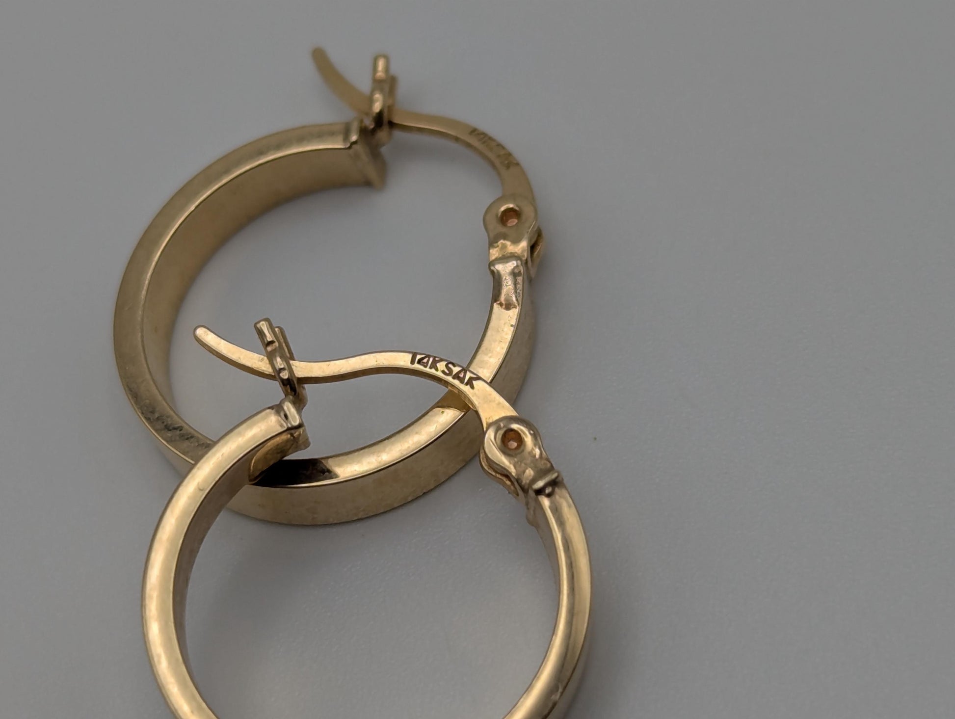 14k Vintage Yellow Gold Classic Small Hoop Earrings Gold Hoops Hinged