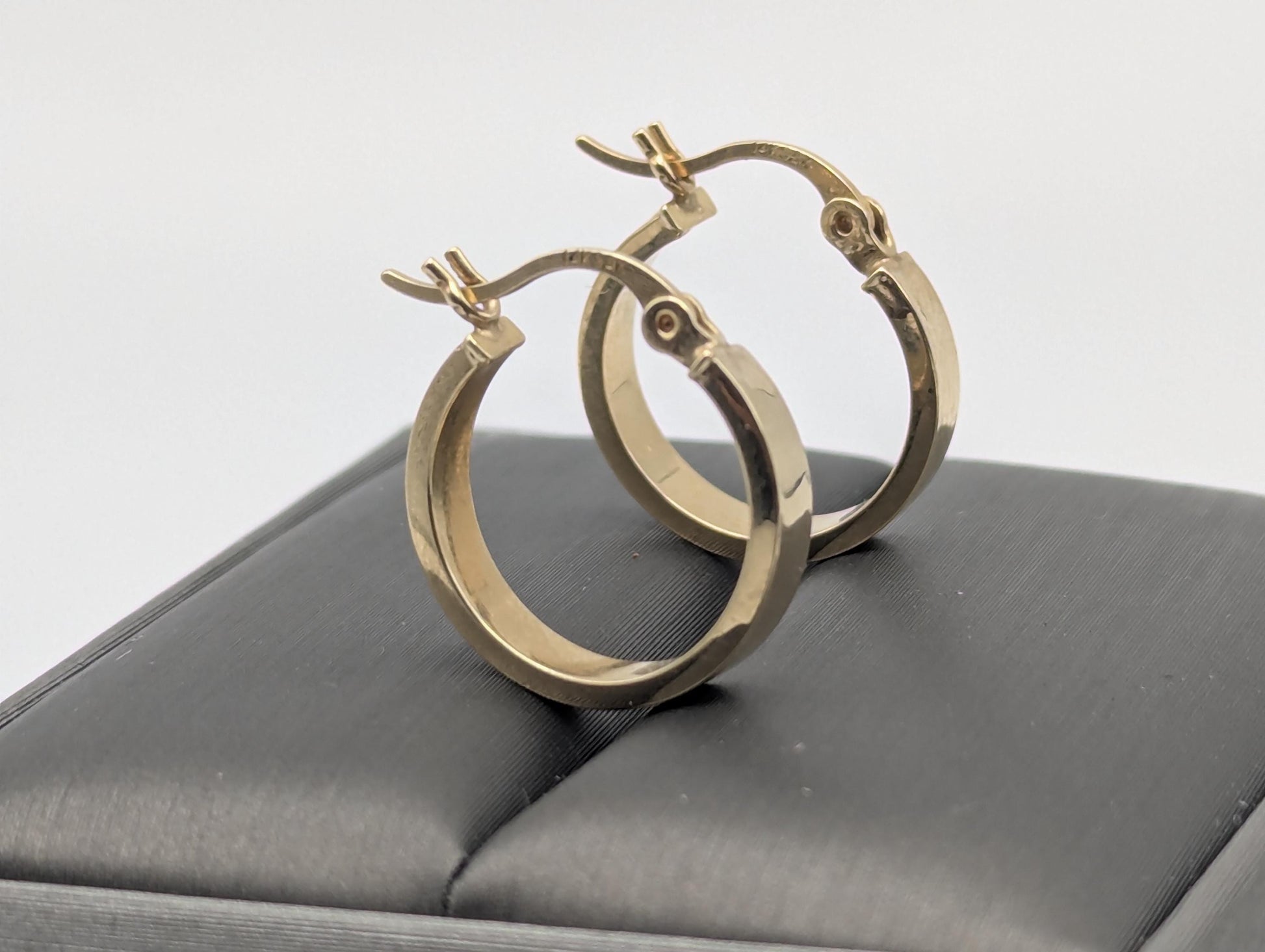 14k Vintage Yellow Gold Classic Small Hoop Earrings Gold Hoops Hinged