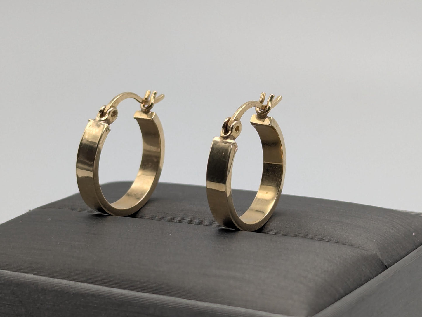 14k Vintage Yellow Gold Classic Small Hoop Earrings Gold Hoops Hinged