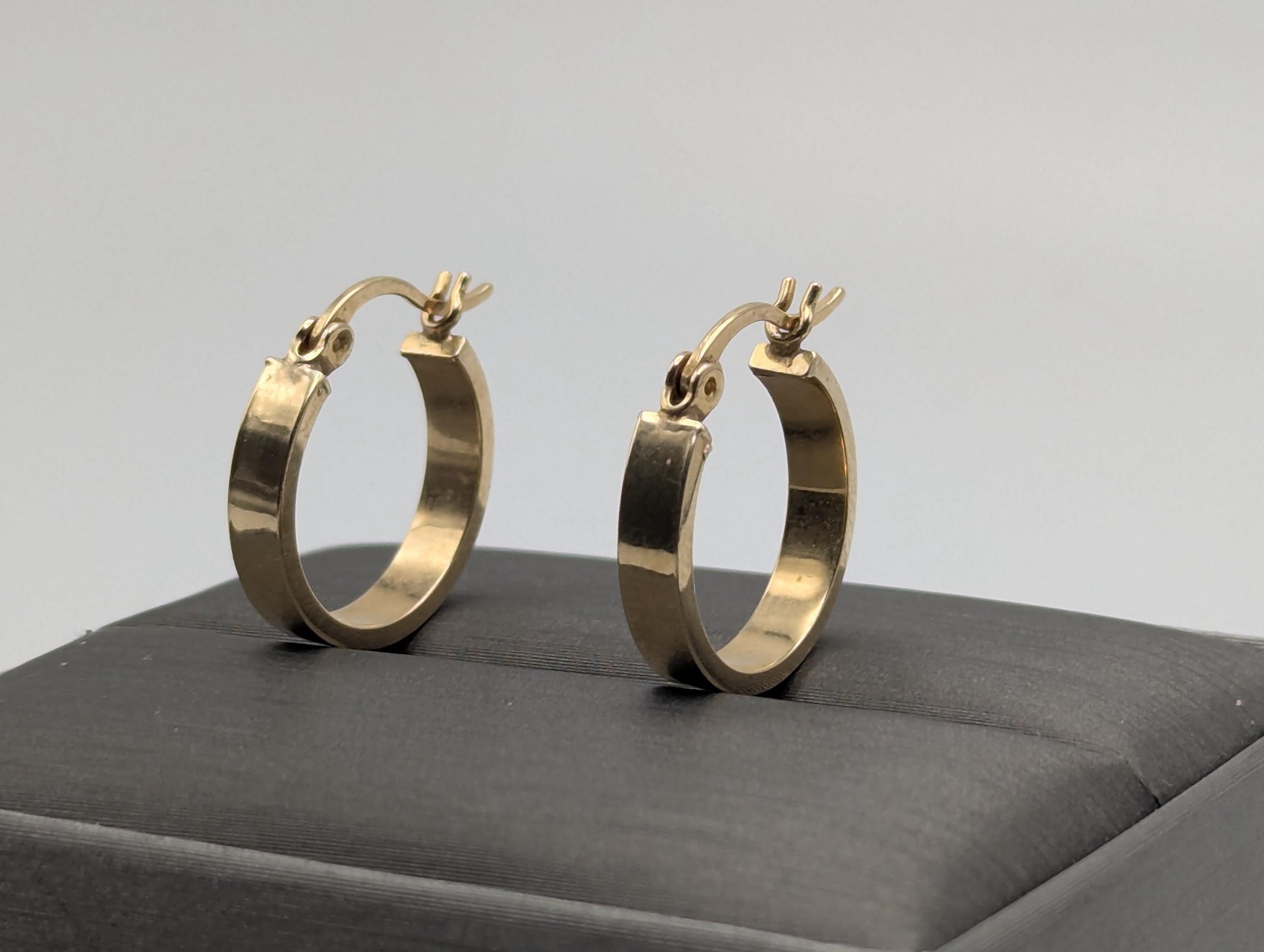 14k Vintage Yellow Gold Classic Small Hoop Earrings Gold Hoops Hinged