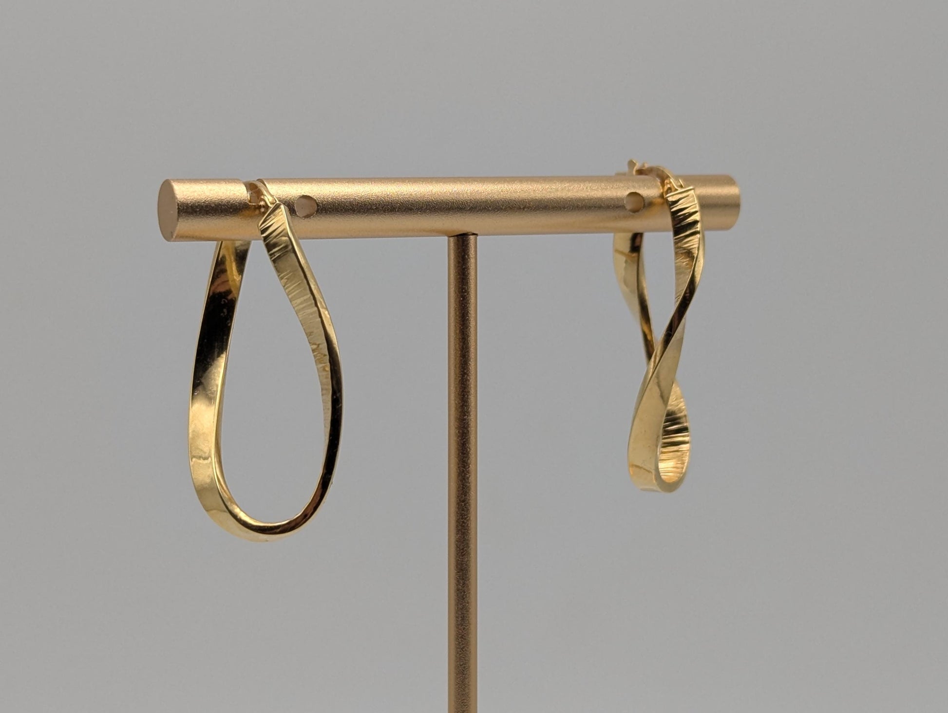 14k ITALY Twisted Long Infinity Hoop Etched Earrings. Etched Twisted Hoops