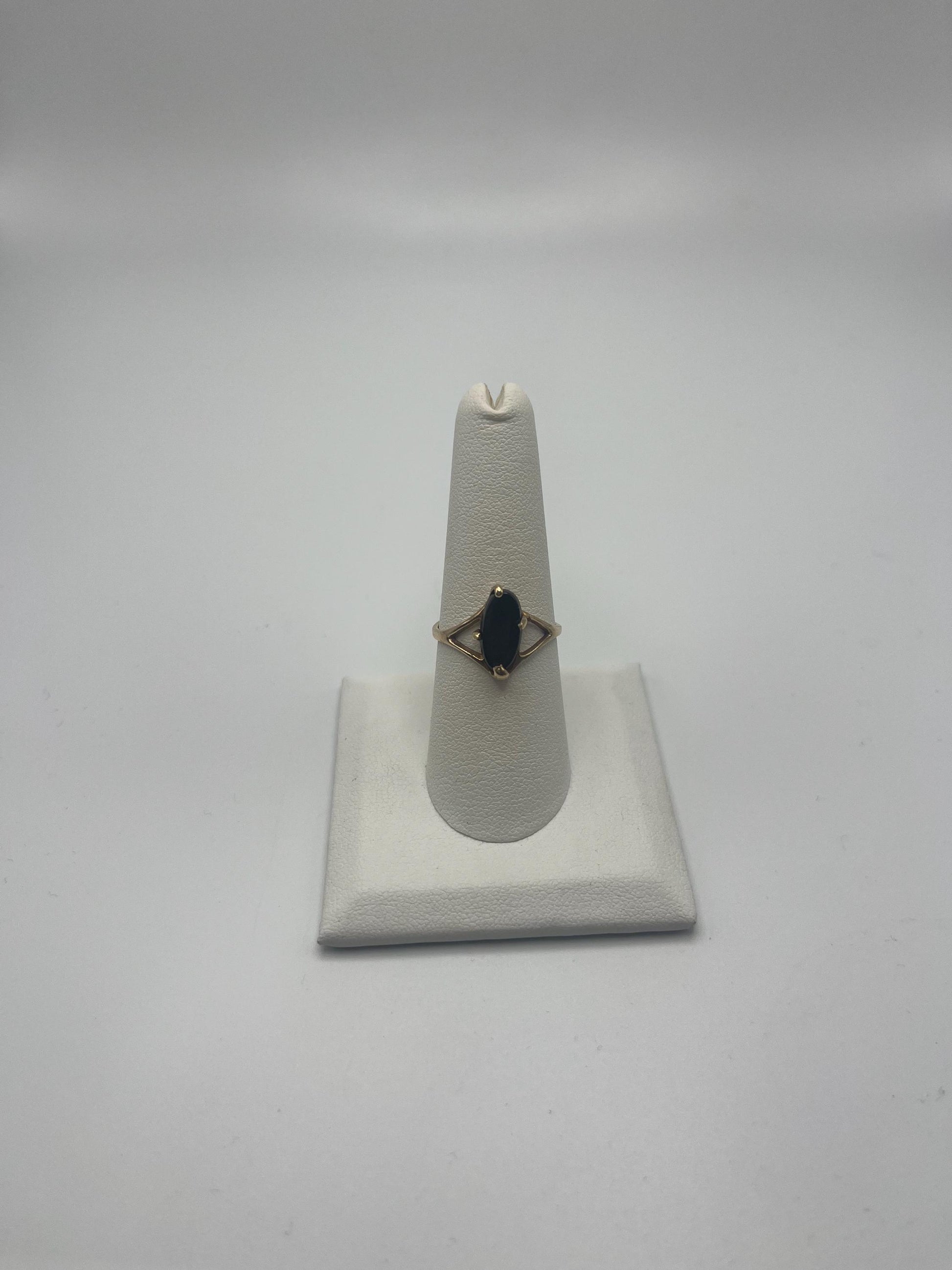 10k Vintage Black Onyx Ring Midnight Statement Ring. Cocktail Ring.