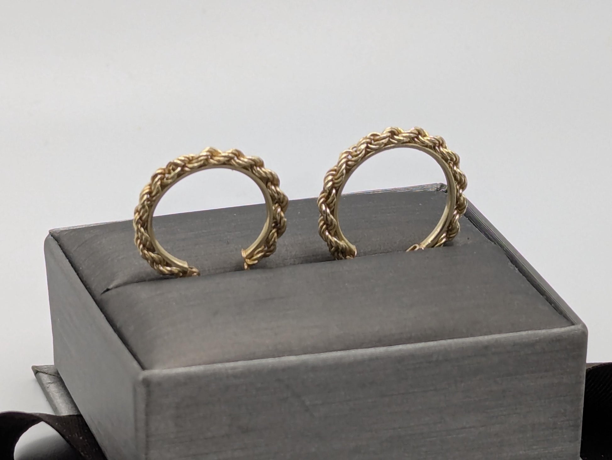 14k ITALY Gold Twisted Rope Hoop Earrings. Wire Hoop Earrings Real Solid 14K Yellow Gold