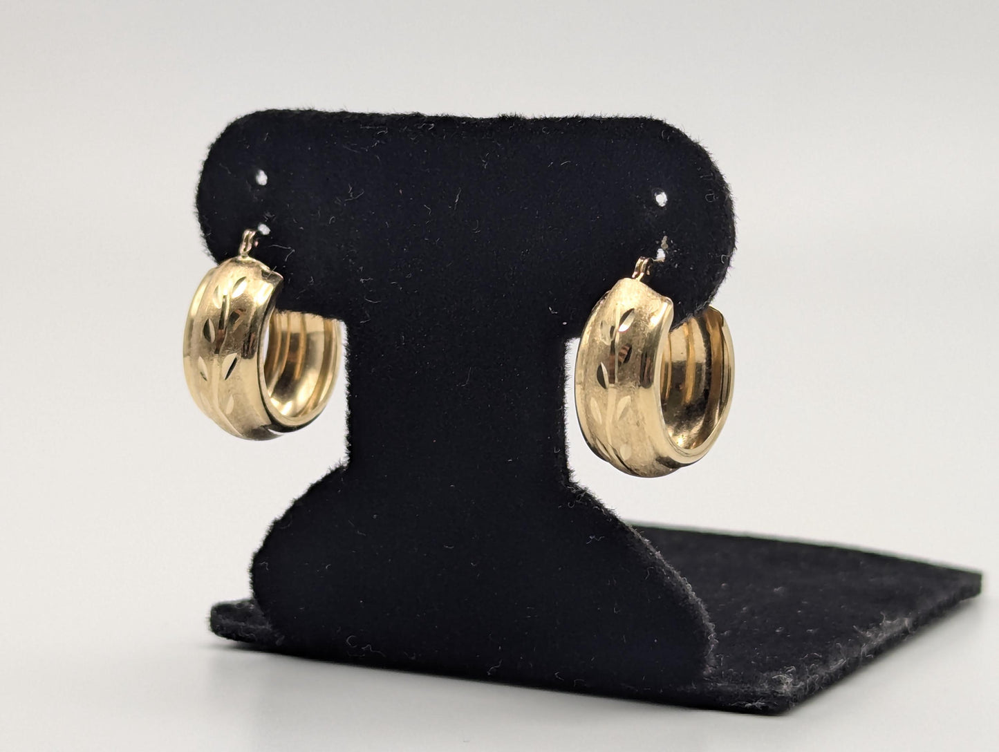 14k Vintage Yellow Gold Classic Etched Textured Small Hoop Earrings Gold Hoops Hinged