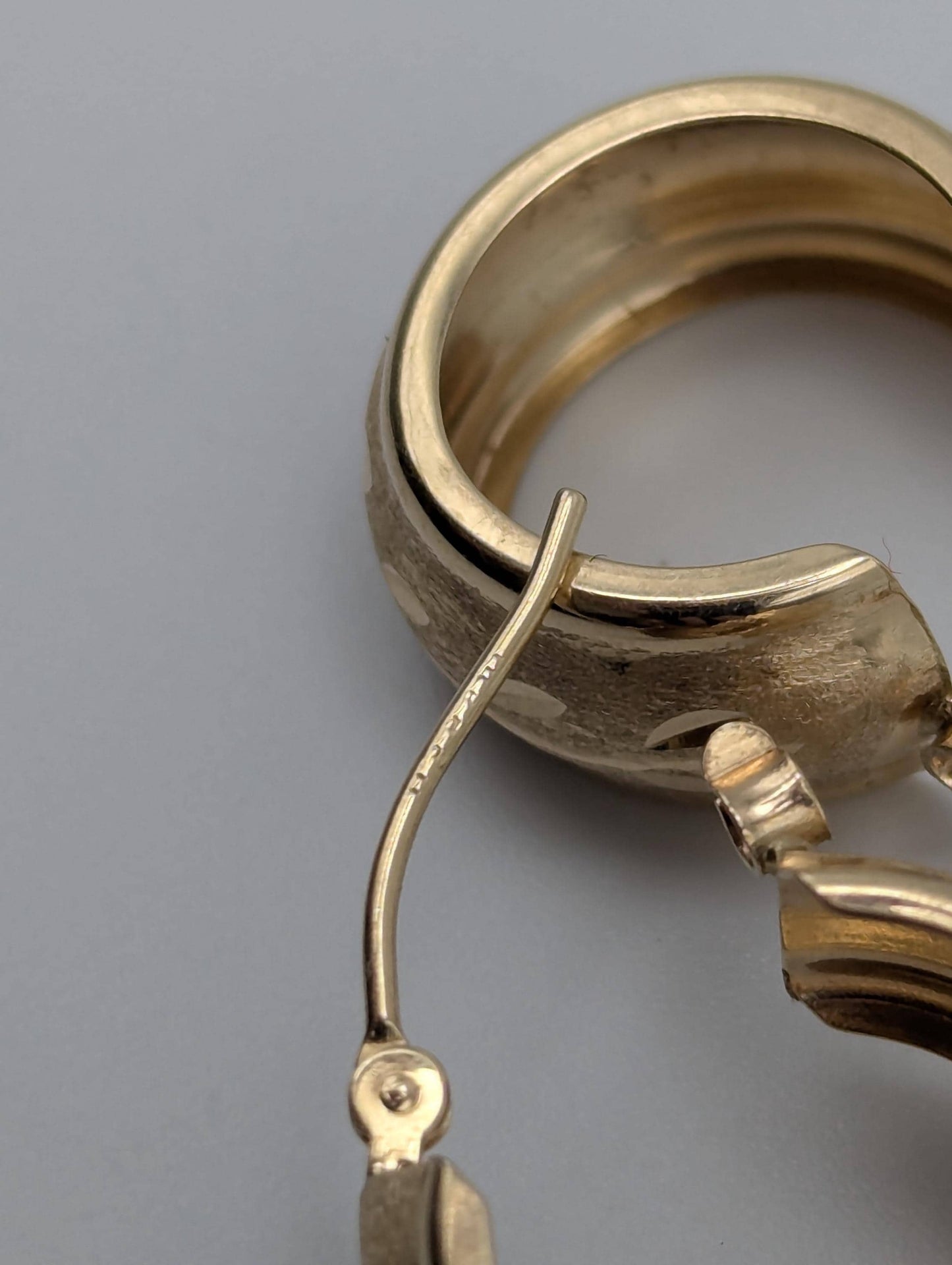 14k Vintage Yellow Gold Classic Etched Textured Small Hoop Earrings Gold Hoops Hinged