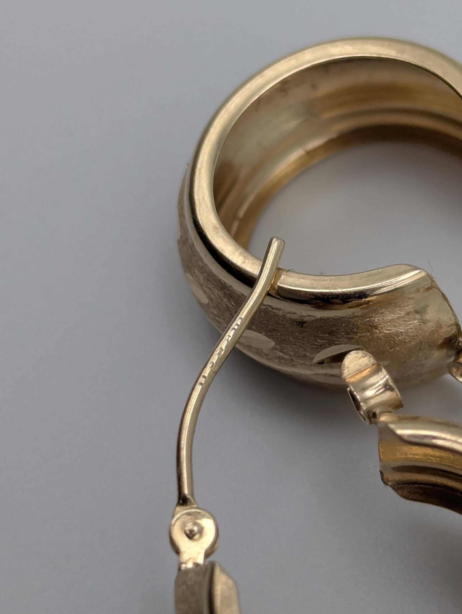 14k Vintage Yellow Gold Classic Etched Textured Small Hoop Earrings Gold Hoops Hinged