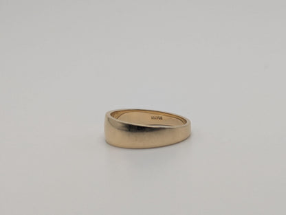 14k Yellow Gold Dome Style Wedding Band. Wedding Ring. Anniversary Band.