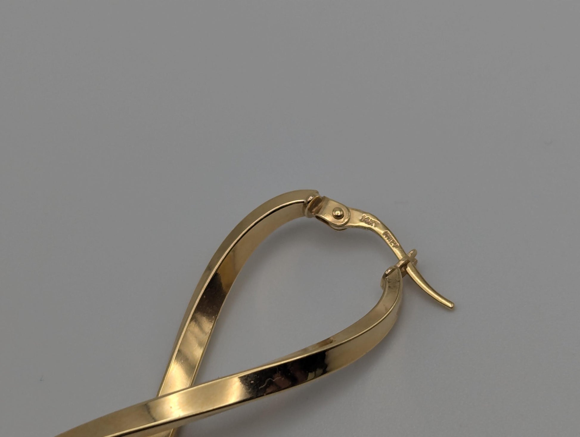 14k ITALY Twisted Long Infinity Hoop Earrings. Etched Twisted Hoops
