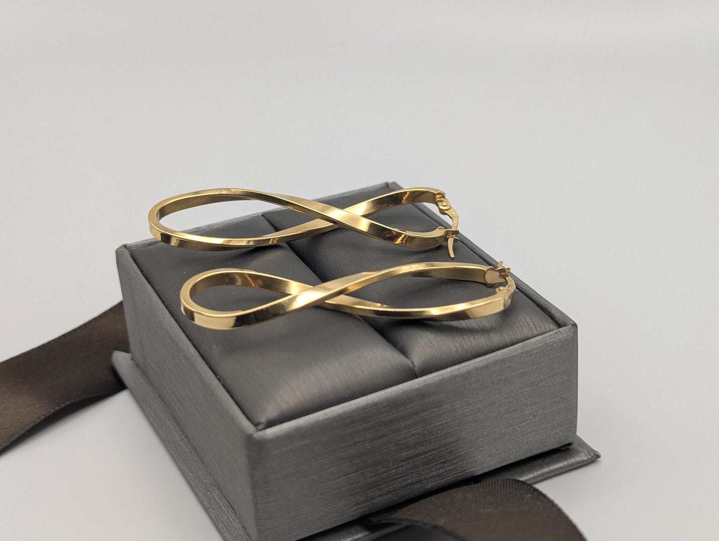 14k ITALY Twisted Long Infinity Hoop Earrings. Etched Twisted Hoops