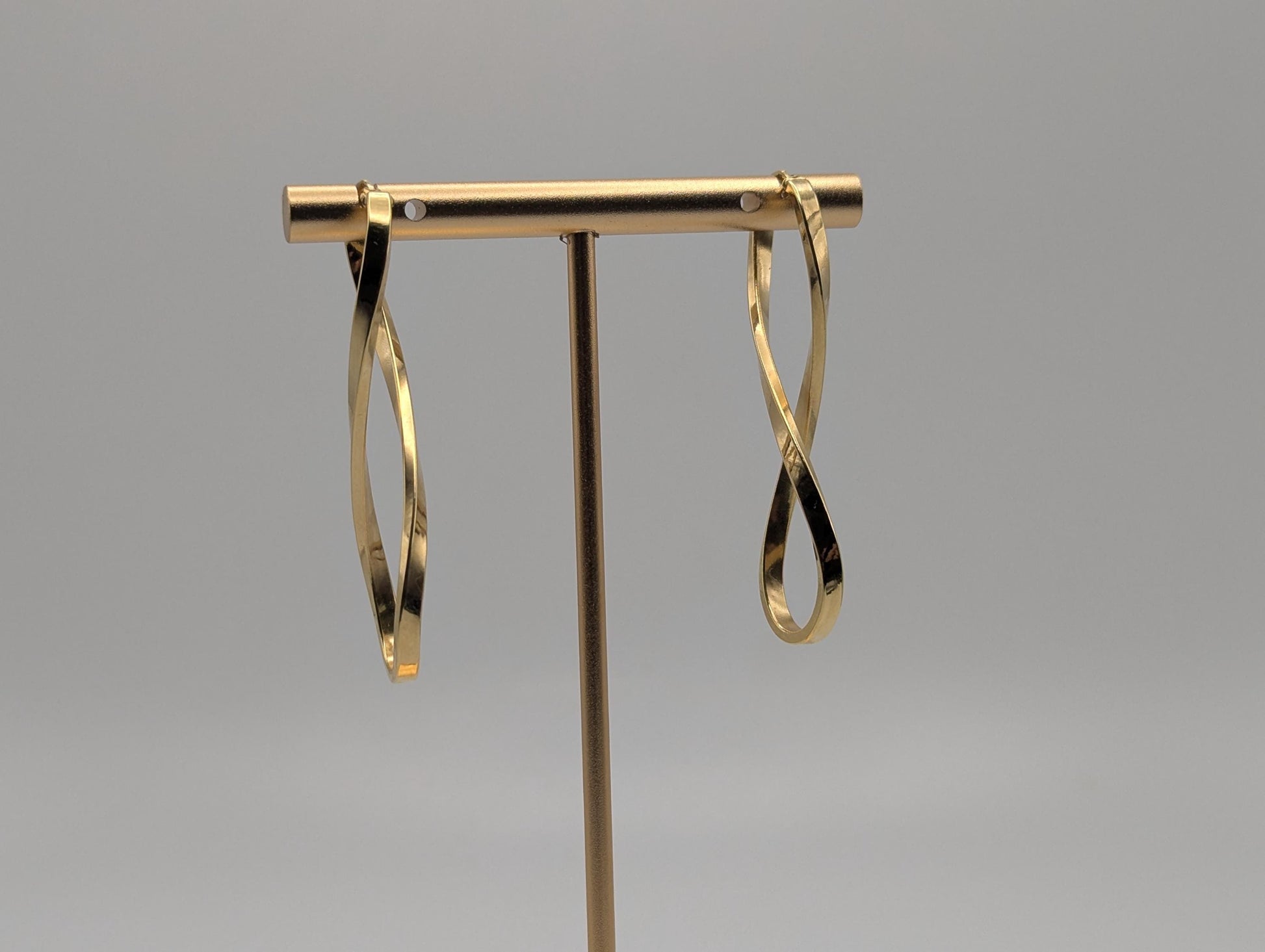 14k ITALY Twisted Long Infinity Hoop Earrings. Etched Twisted Hoops