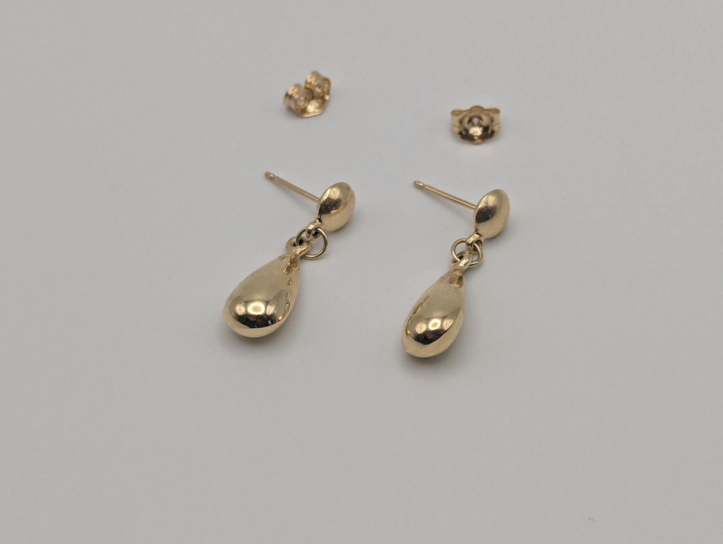 14K Yellow Gold Tear-Drop Earrings. Tear-Drop Dangle Earrings.