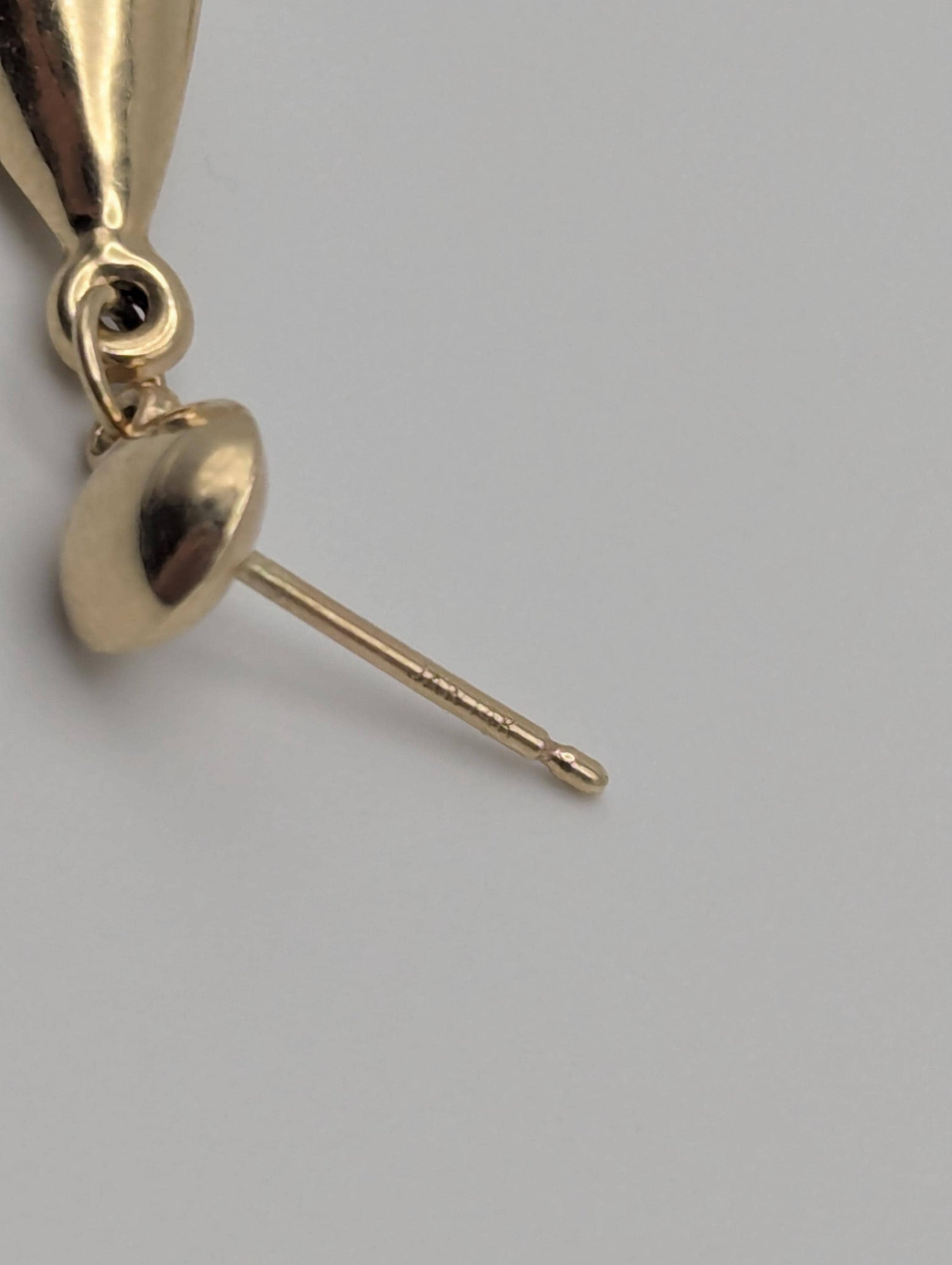 14K Yellow Gold Tear-Drop Earrings. Tear-Drop Dangle Earrings.
