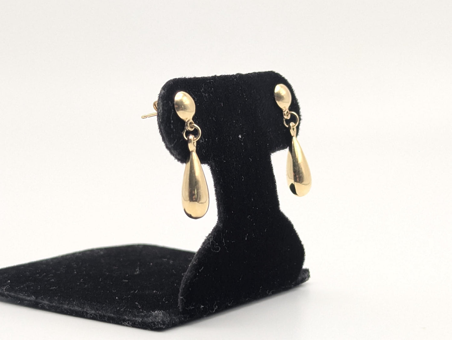 14K Yellow Gold Tear-Drop Earrings. Tear-Drop Dangle Earrings.