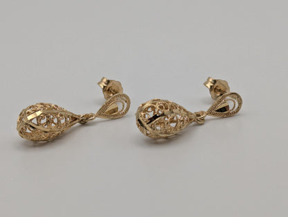 14K Yellow Gold Tear-Drop Filigree Earrings. Tear-Drop Dangle Earrings.