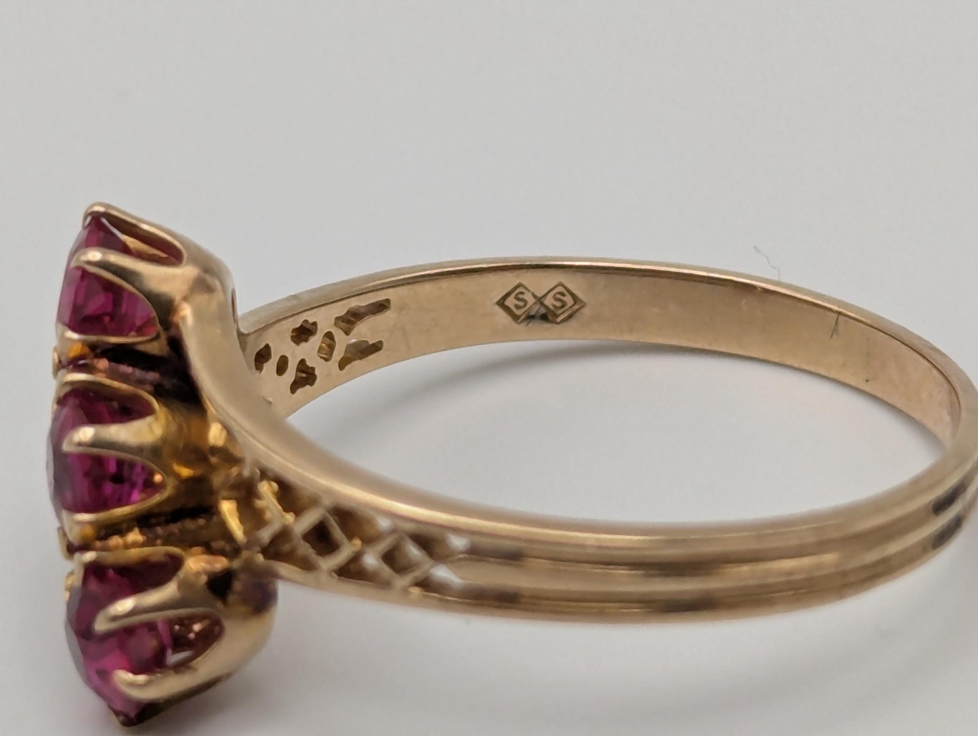 14k Yellow Gold Ruby Triple Stone Filigree Ring Promise Engagement Wedding Band