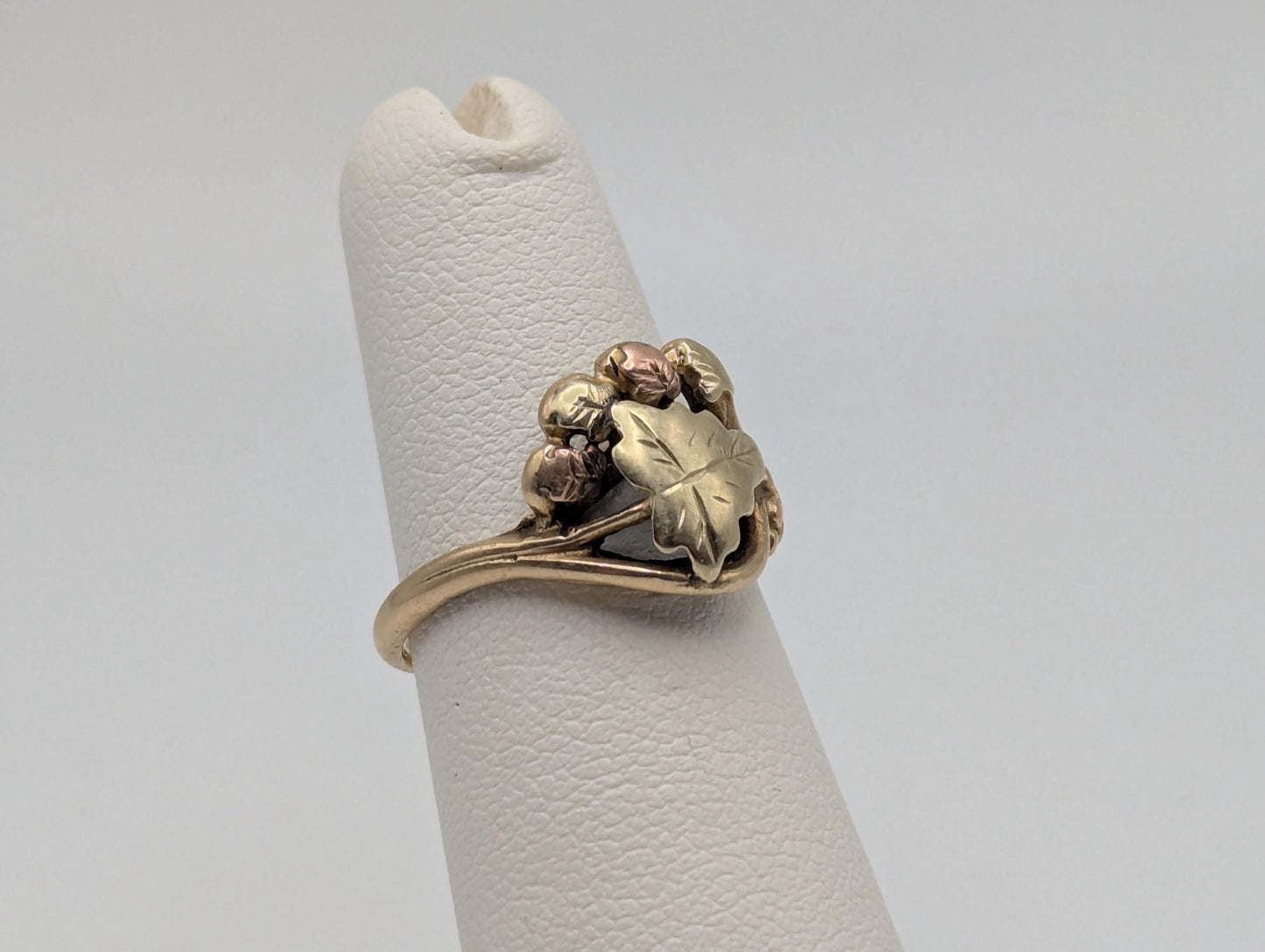 Vintage 10k 12k Black Hills Gold Leaf Multi-tone Gold Statement Ring