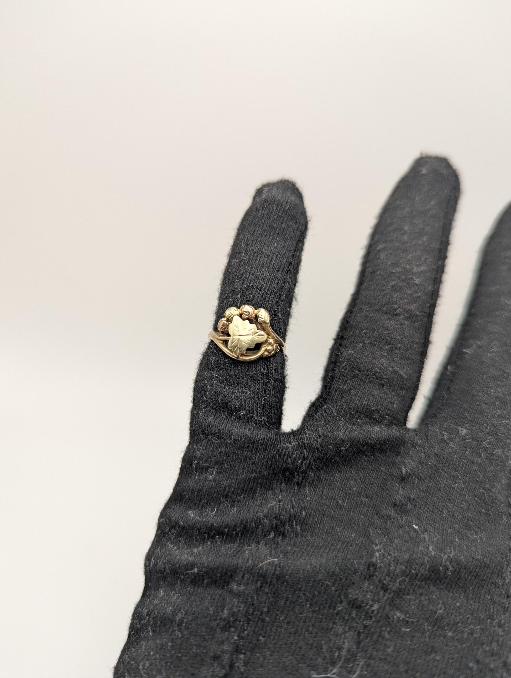 Vintage 10k 12k Black Hills Gold Leaf Multi-tone Gold Statement Ring