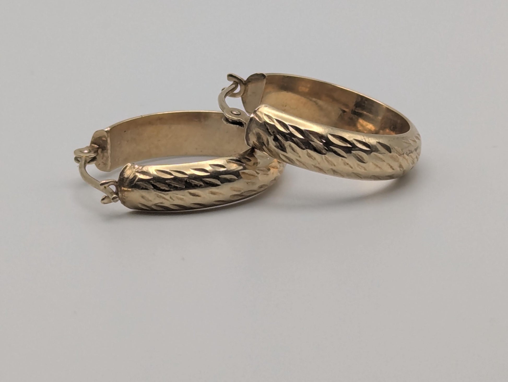 14k Yellow Gold Etched Hoop Earrings Classic Gold Hoops