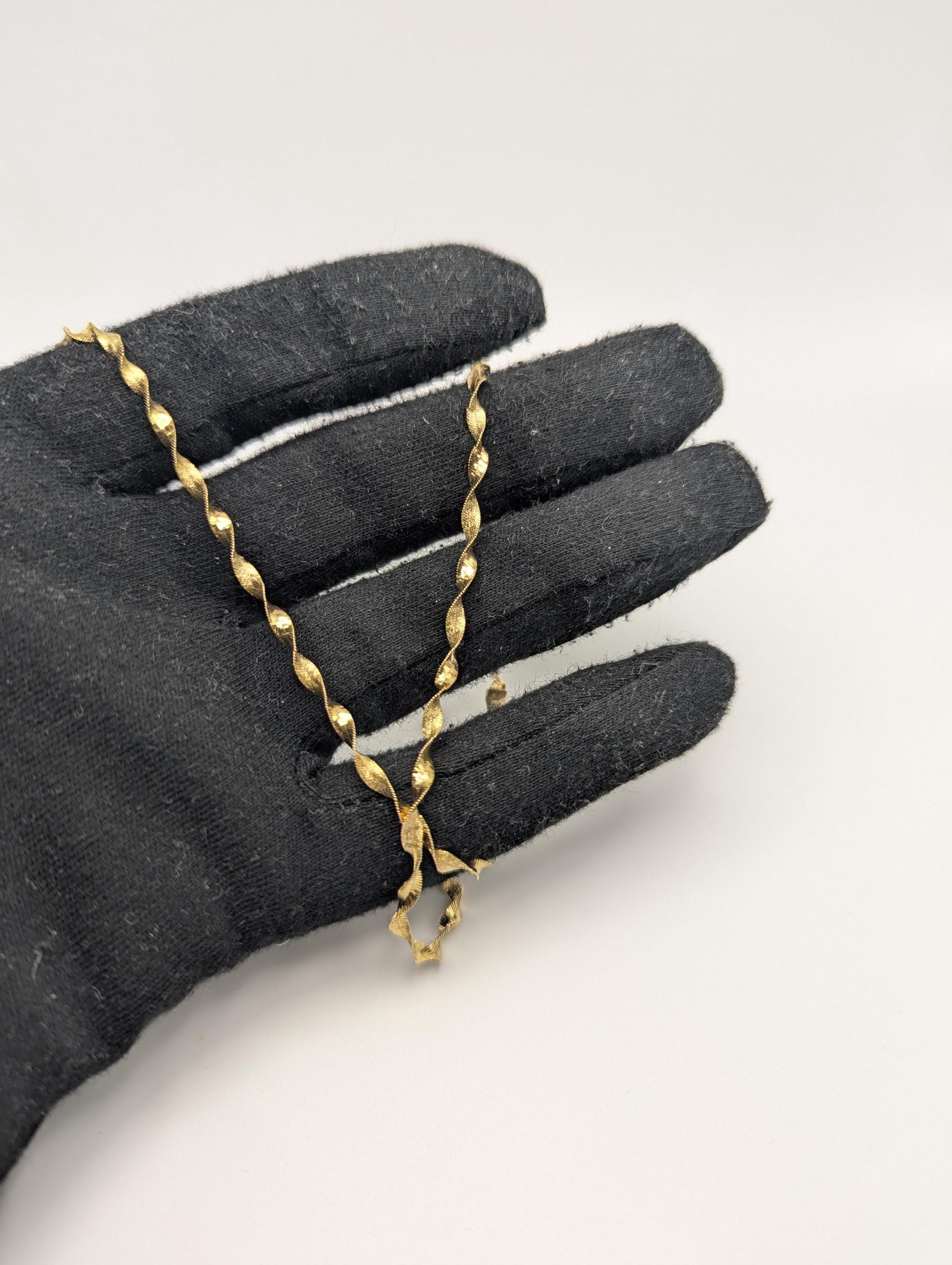 14k Italy Yellow Gold Twisted Herring Bone Necklace Chain 18 Inch Womens