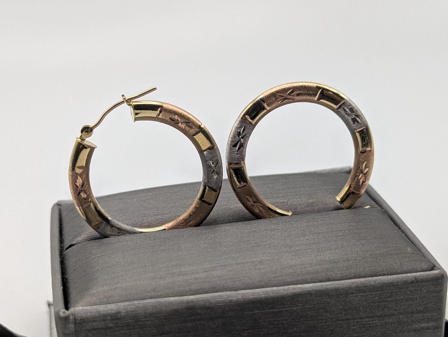 Large 14k Trio Gold Etched Hoop Earrings Rose Gold Multi-Color Hoops