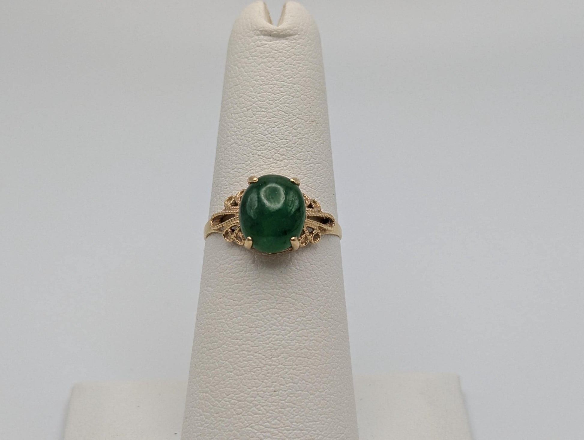Vintage 18k Yellow Gold Genuine Jade Filigree Ring Cabochon Ring Dinner Statement Ring