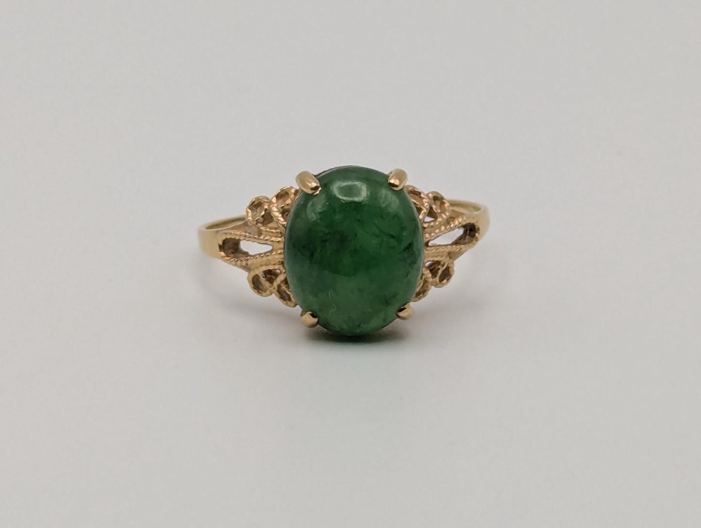 Vintage 18k Yellow Gold Genuine Jade Filigree Ring Cabochon Ring Dinner Statement Ring